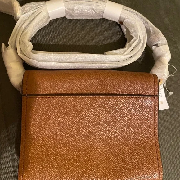 Michael  Kors Cassie Leather Carmel NWT Crossbody Shoulder Bag - Picture 14 of 16